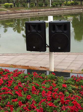 ������˹���߽�ʯ�Ź�԰